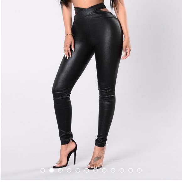 💕 BLACK SEXY CUT OFF PANTS💕 - Picture 3 of 5